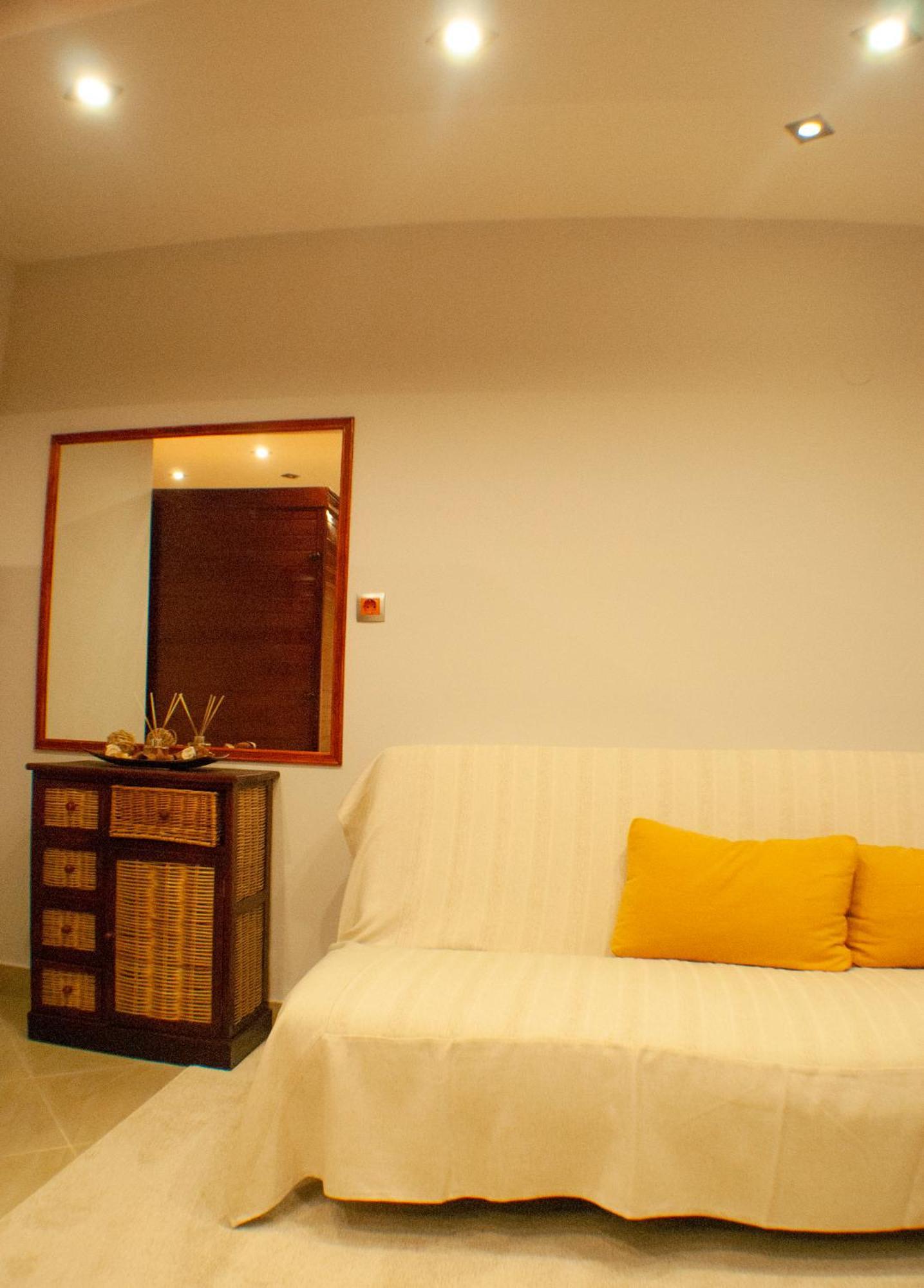Sleep & 1 Apartment